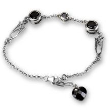 Armband mit Kristallen und Blüten