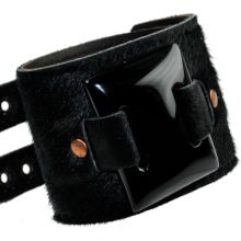 Rockband mit eckigem Obsidian