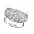 Ring mit einem Katzenkopf und Kristallen