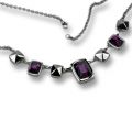 Halscollier aus Edelstahl mit violetten Kristallen
