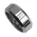 Ring aus Wolfram mit abgeflachten Rändern