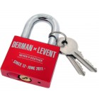 Gravurbeispiel Love lock red made of aluminum 50mm with your individual engraving