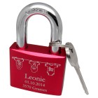 Gravurbeispiel Love lock red made of aluminum 50mm with your individual engraving