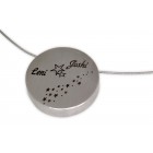 Gravurbeispiel Round stainless steel pendant with engraving of your choice, diameter 25mm