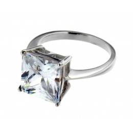 Sterling silver ring with square zirconia