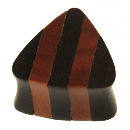 Plug, triangular, striped from two types of wood