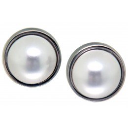 Stainless steel earrings with faux pearls