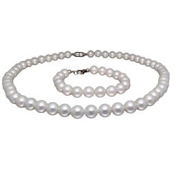 Necklace with bracelet consisting of white patent pearls