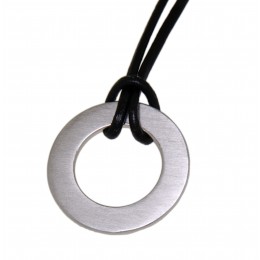 Round pendant in sterling silver