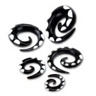 Organix ear stretchers made of water buffalo horn in black and white