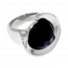 SONDERANGEBOT Ring aus Edelstahl mit schwarzem facettierten Stein