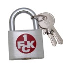 Silver aluminum fan lock with 1. FC Kaiserslautern logo on the front, back with individual engraving