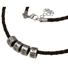 Halskette aus geflochtenem braunen oder schwarzen Leder, mit 4 Elementen aus Edelstahl mit individueller Gravur